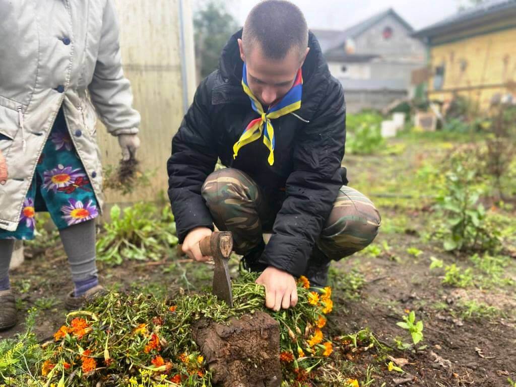 Шефская помощь пожилым людям МЧС в Барановичах